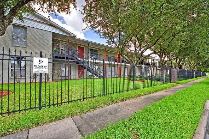 9636 Crofton Street - Photo 1