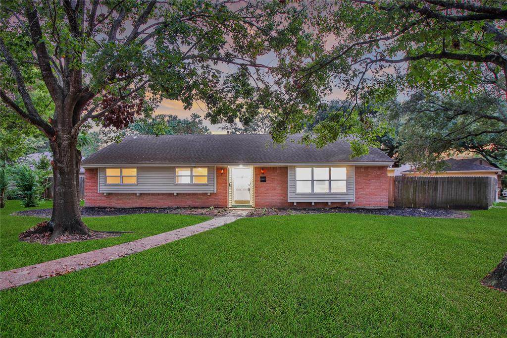 11627 Ashcroft Drive - Photo 1