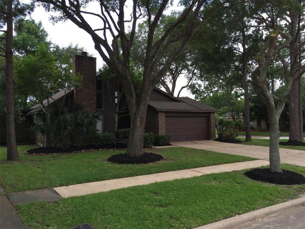 15902 Mill Point Dr Drive - Photo 1