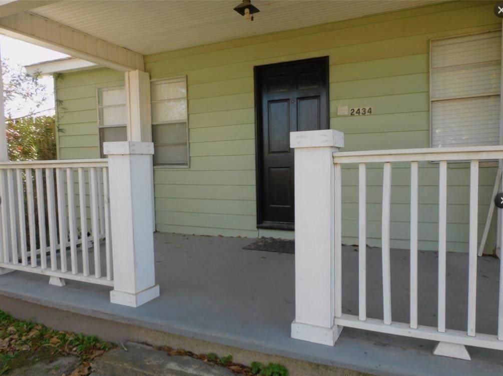 2434 Oleander Drive - Photo 1