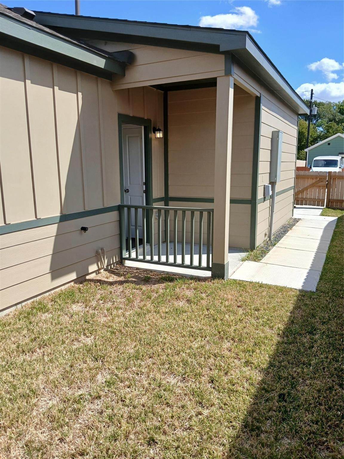 6426 Calhoun Road - Photo 1