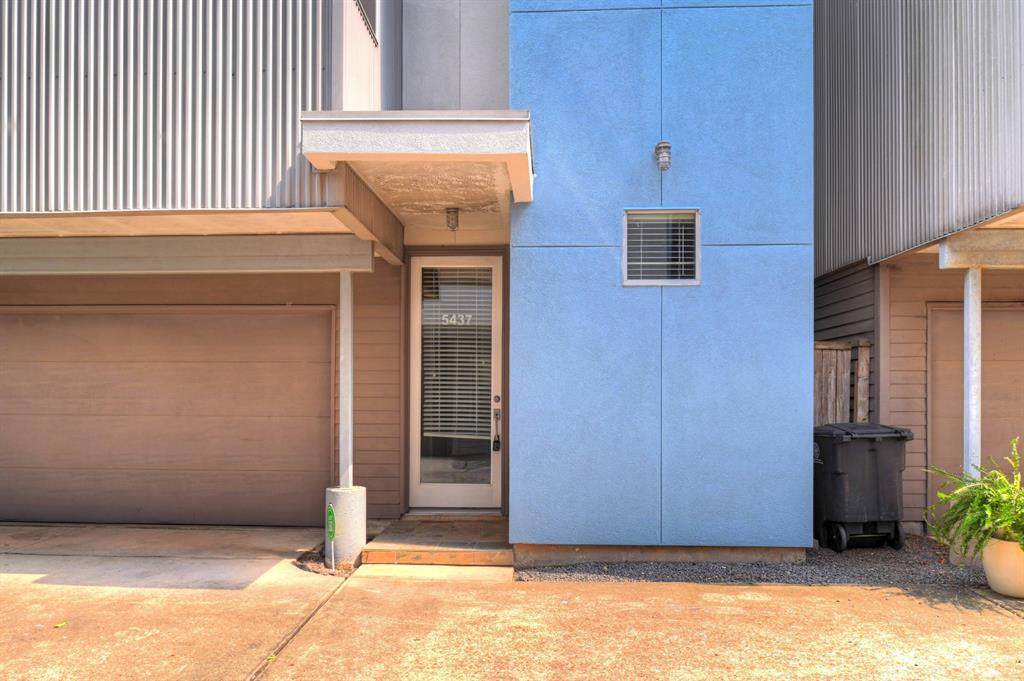 5437 Rose Street - Photo 1