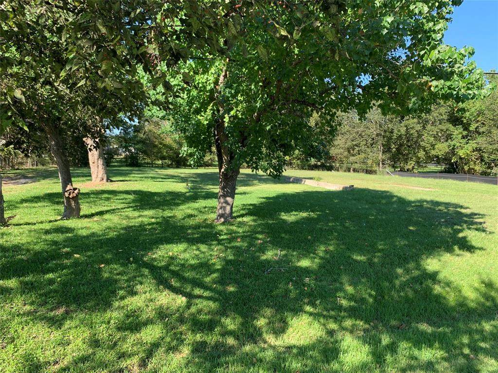802 Goodson Road - Photo 1