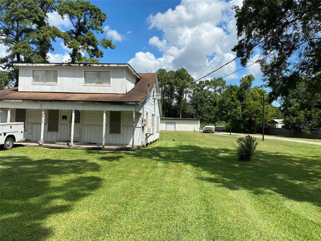 15517 Avenue C - Photo 1