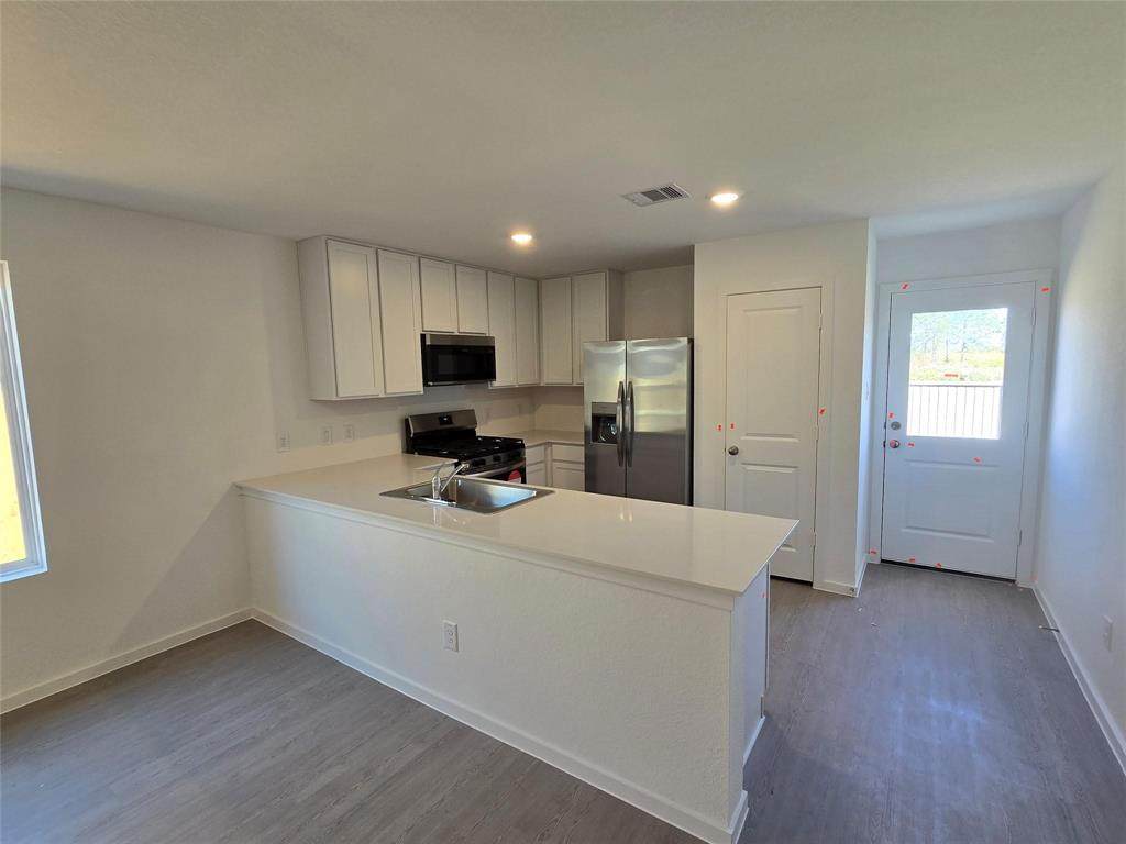 5025 Gallant Street - Photo 1