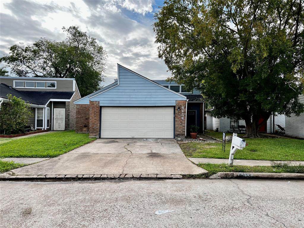 4454 Yupon Ridge Drive - Photo 1