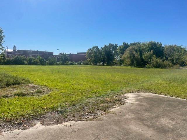 8518 Hawk Road - Photo 1