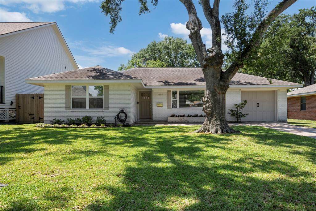 2107 Hewitt Drive - Photo 1