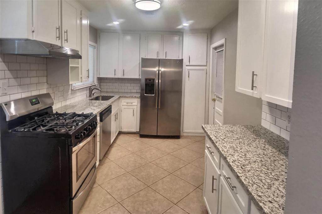 1833 Huge Oaks Street - Photo 1