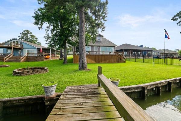 153 Lakeshore Drive - Photo 1