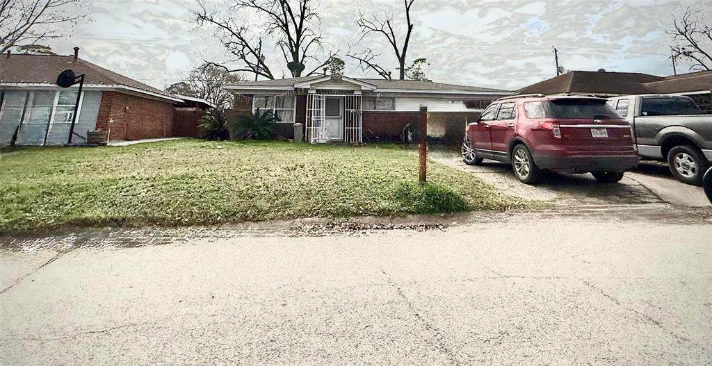 2912 Barksdale Drive - Photo 1