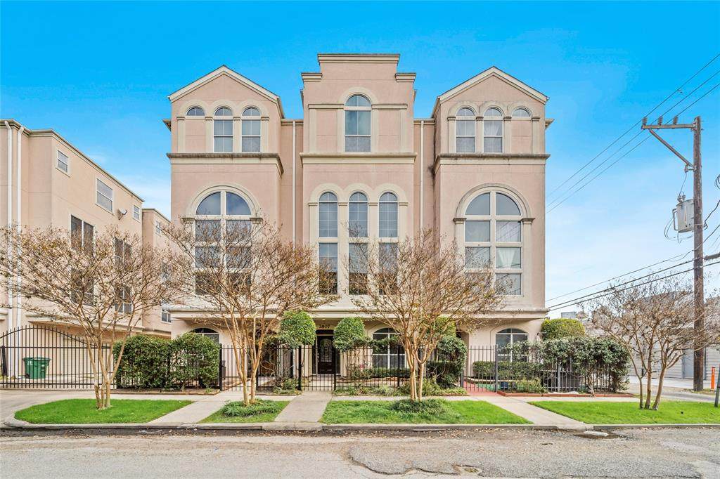 2807 Mason Street - Photo 1