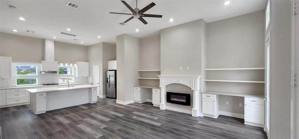 2123 Bidwell Drive - Photo 1