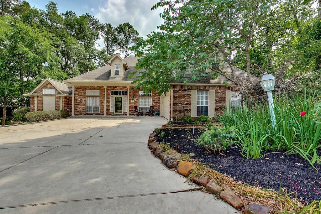 221 Woodside Lane - Photo 1