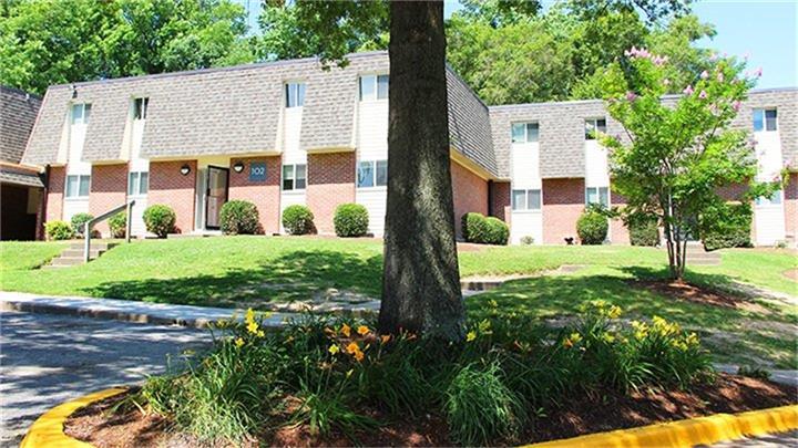 100 River Trace Way - Photo 1