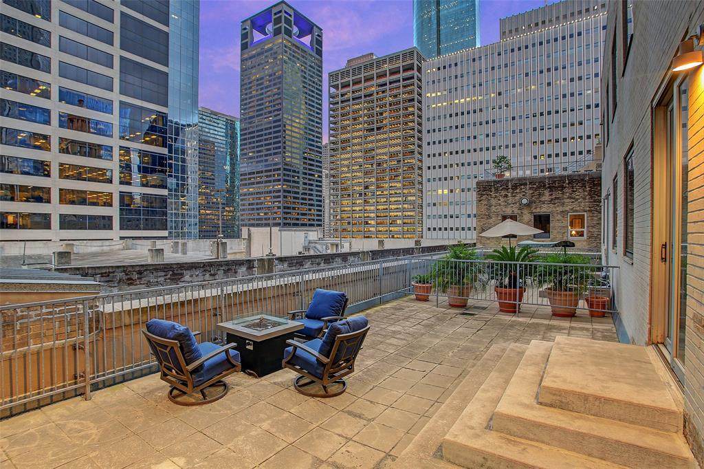 914 Main Street - Photo 1
