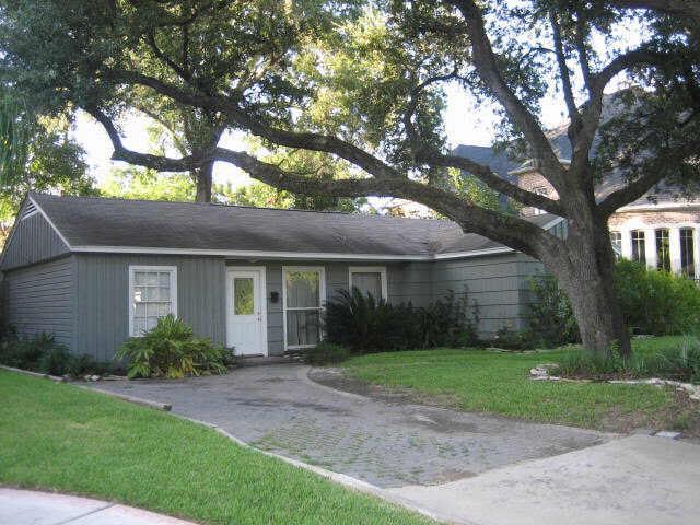 5514 Navarro Street - Photo 1