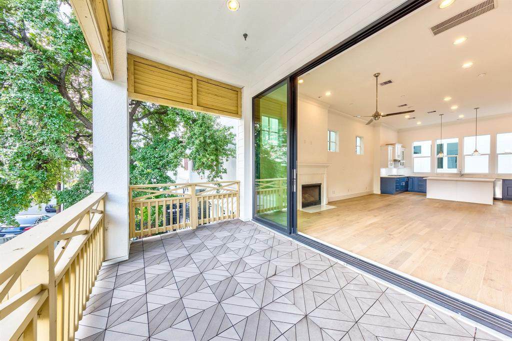 2714 Harvard - Photo 1
