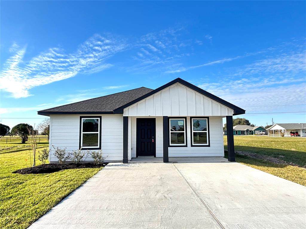 688 Swallow Dr - Photo 1