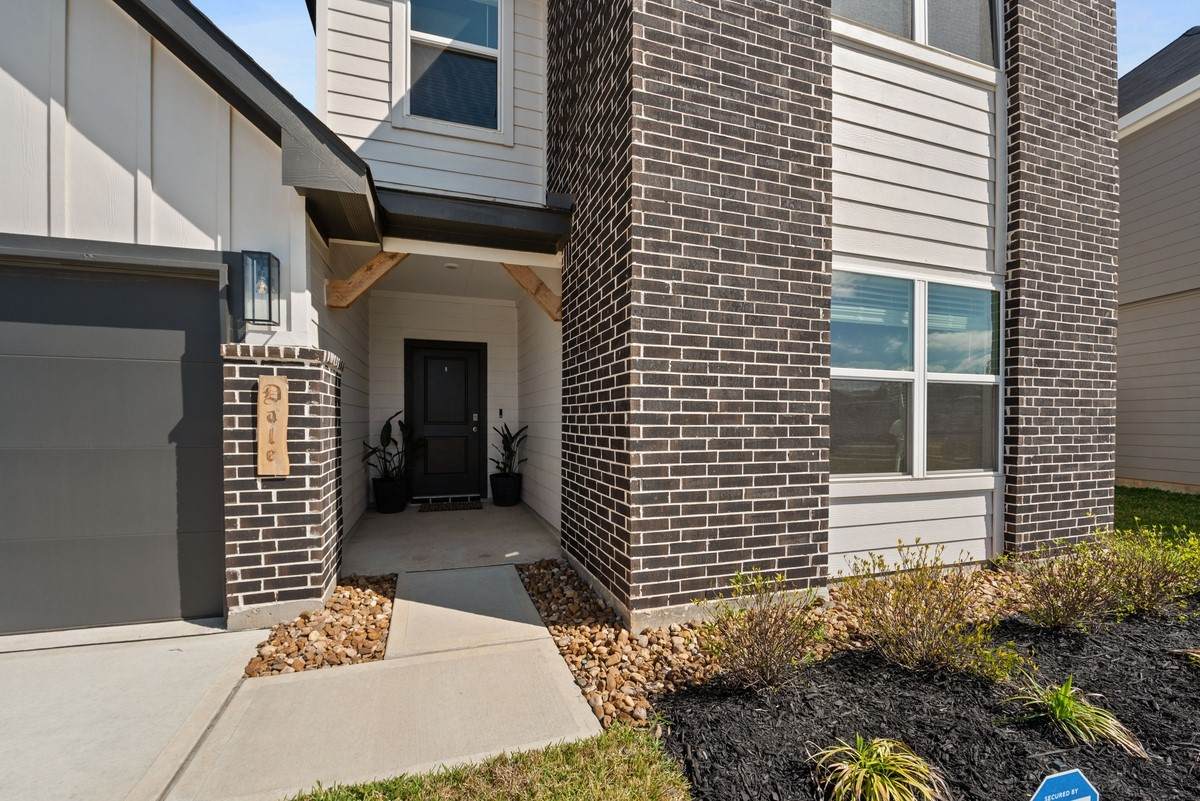 815 Devils Bridge Street - Photo 1