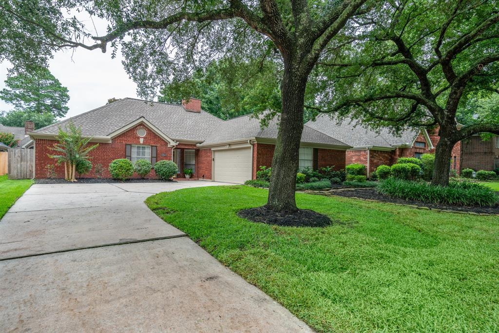 16410 Avenfield Road - Photo 1
