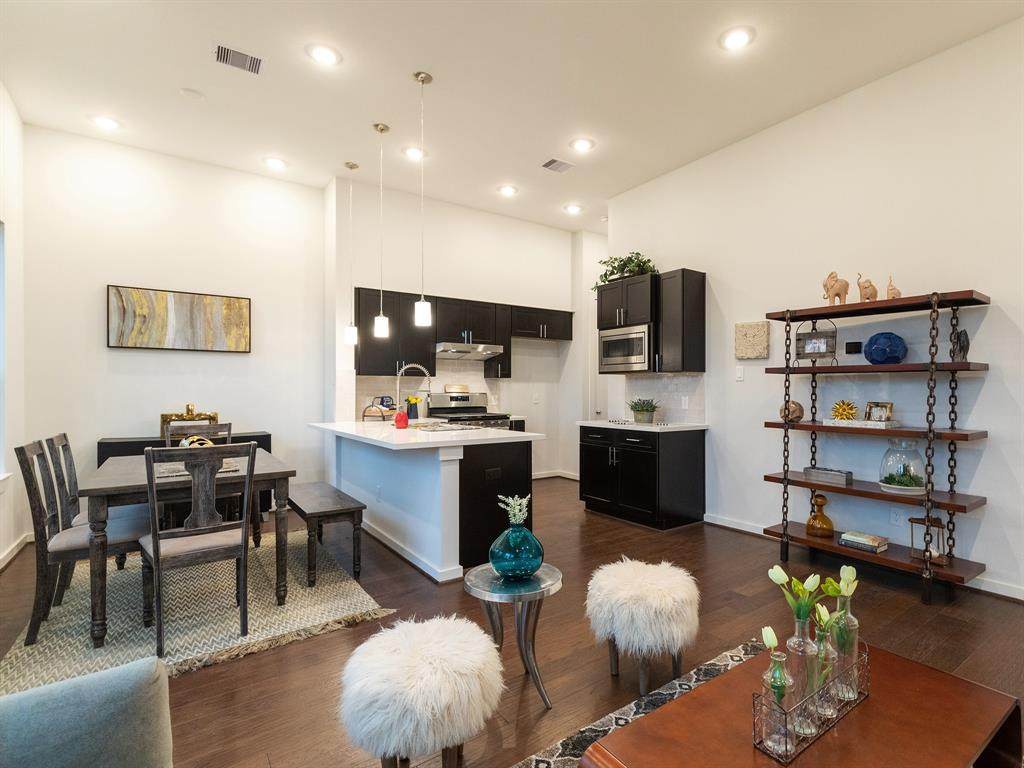 624 Thornton Oaks Lane - Photo 1