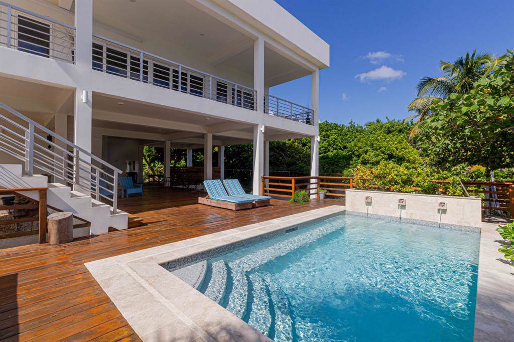 000 Barrier Reef - Photo 1
