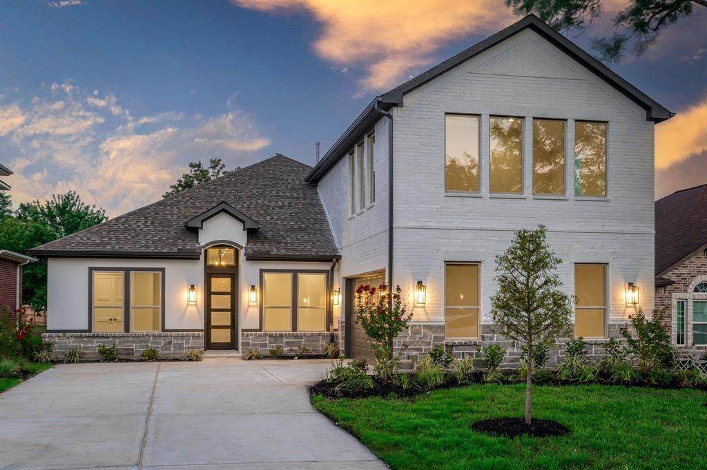 181 Bermuda Circle - Photo 1