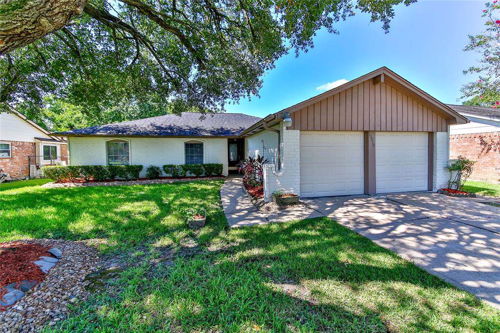 16210 Forest Bend Avenue - Photo 1