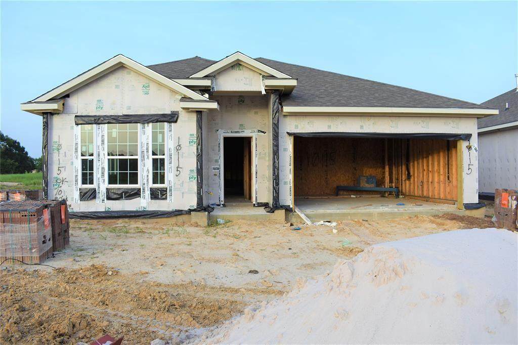 8007 Brooks Crossing - Photo 1