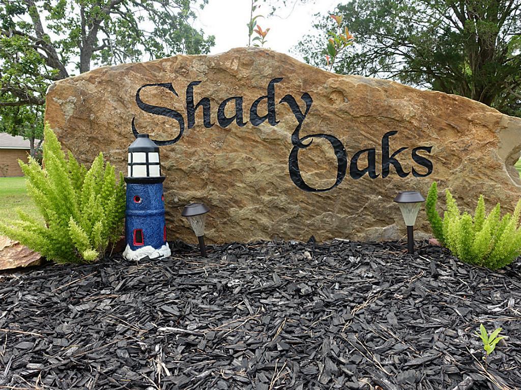 626 Shady Lane - Photo 1