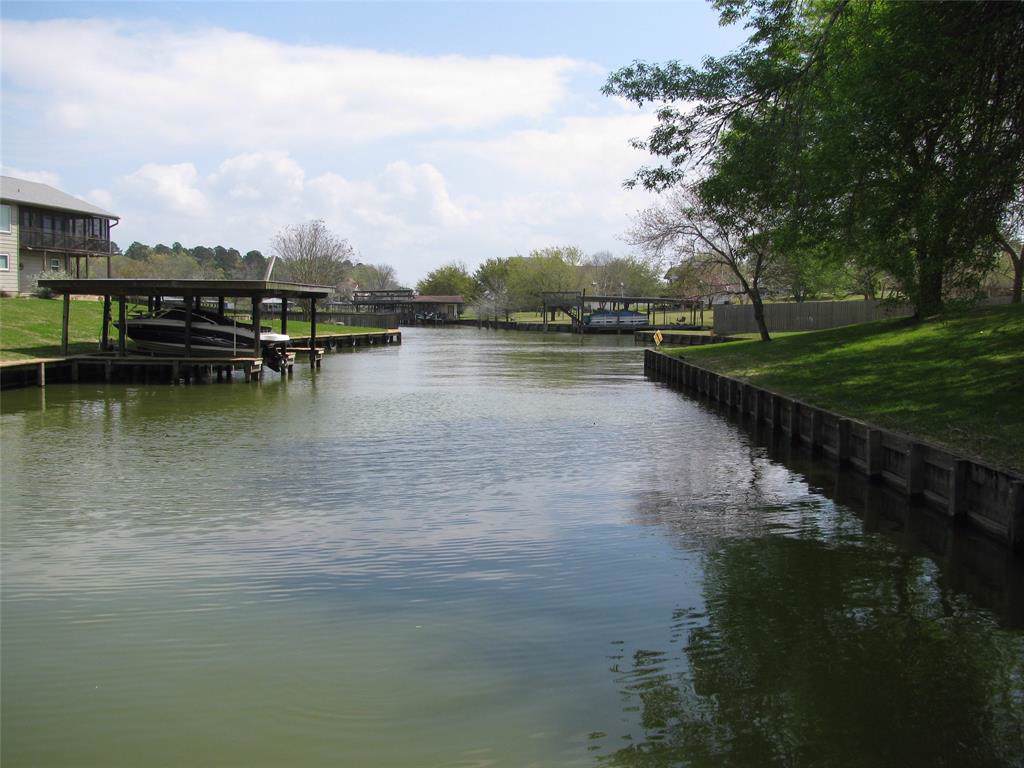 272 Kathy Lane - Photo 1