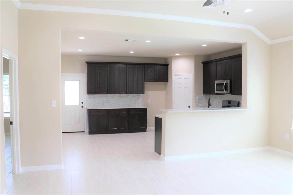 307 Carlos Leal Dr - Photo 1