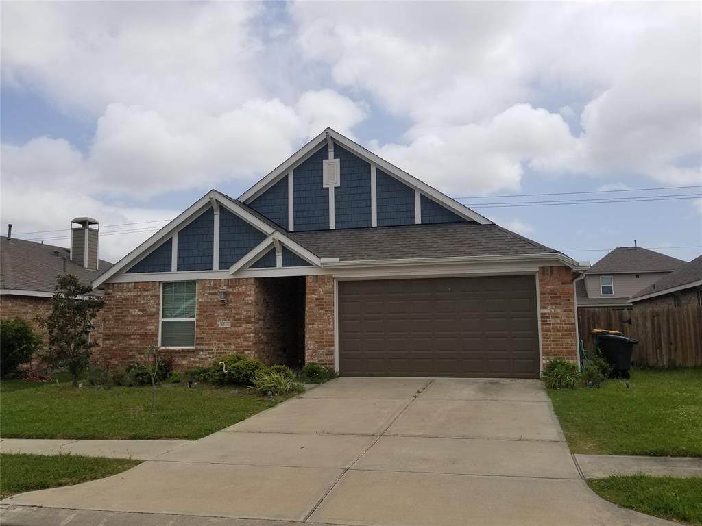 6526 Hunters Trace Lane - Photo 1