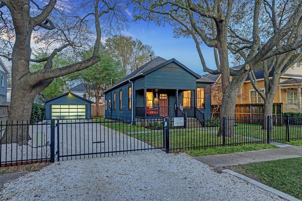1538 Ashland Street - Photo 1
