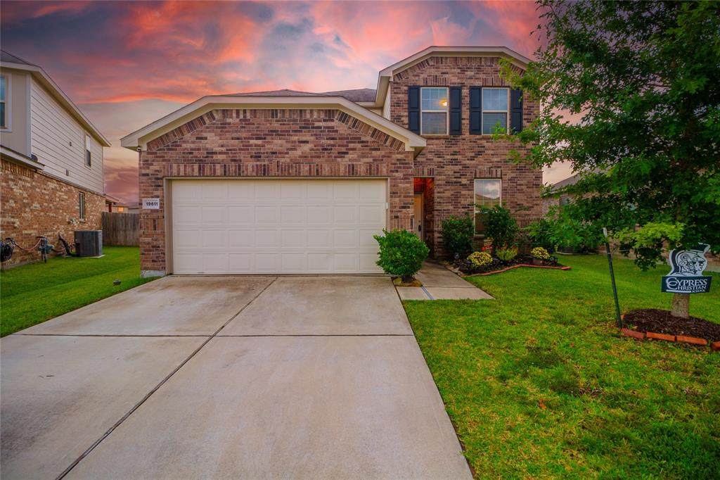 19611 Blue Pine Circle - Photo 1