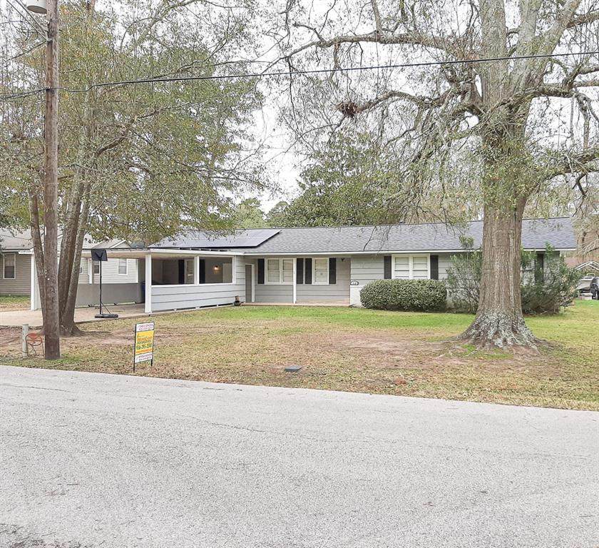 318 Bush Drive - Photo 1