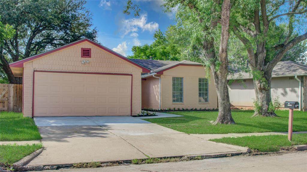 5011 Riverwood Drive - Photo 1
