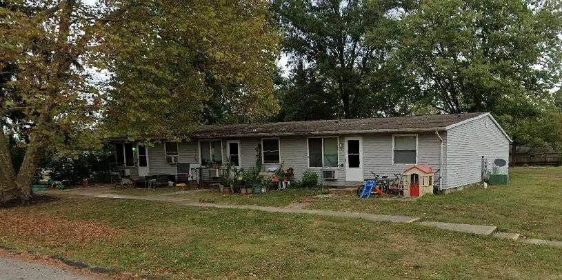 401 Marshall Ave - Photo 1
