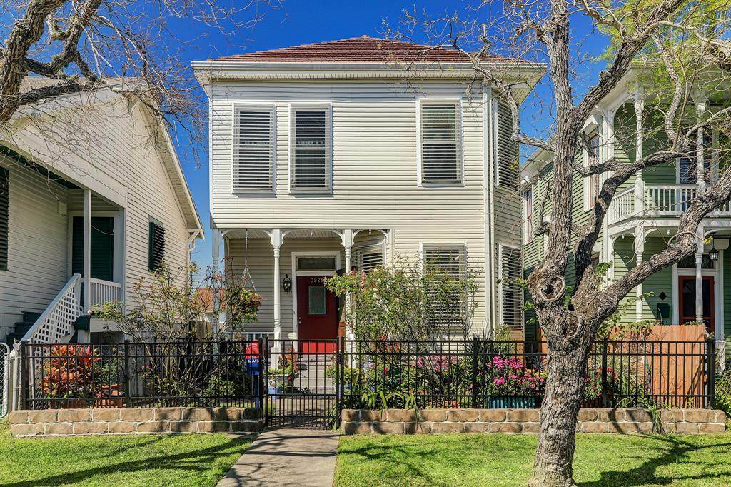 3826 Avenue O 1/2 - Photo 1