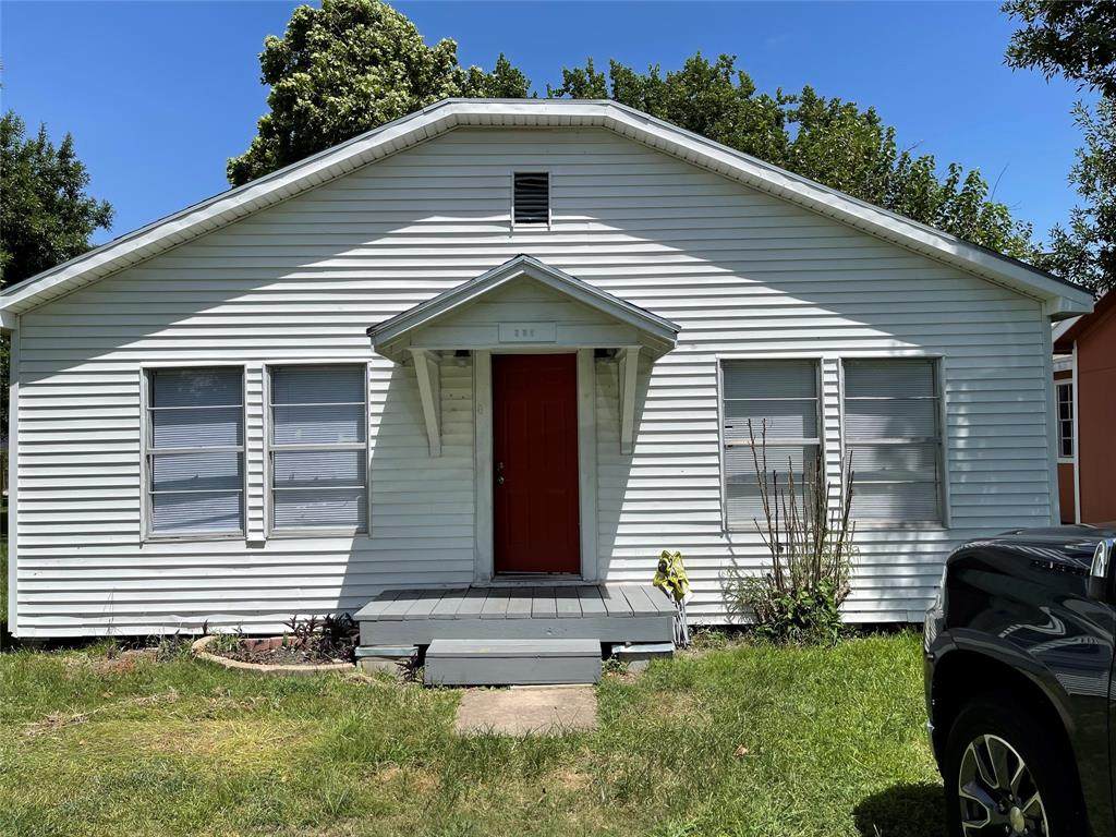 704 15th Avenue - Photo 1