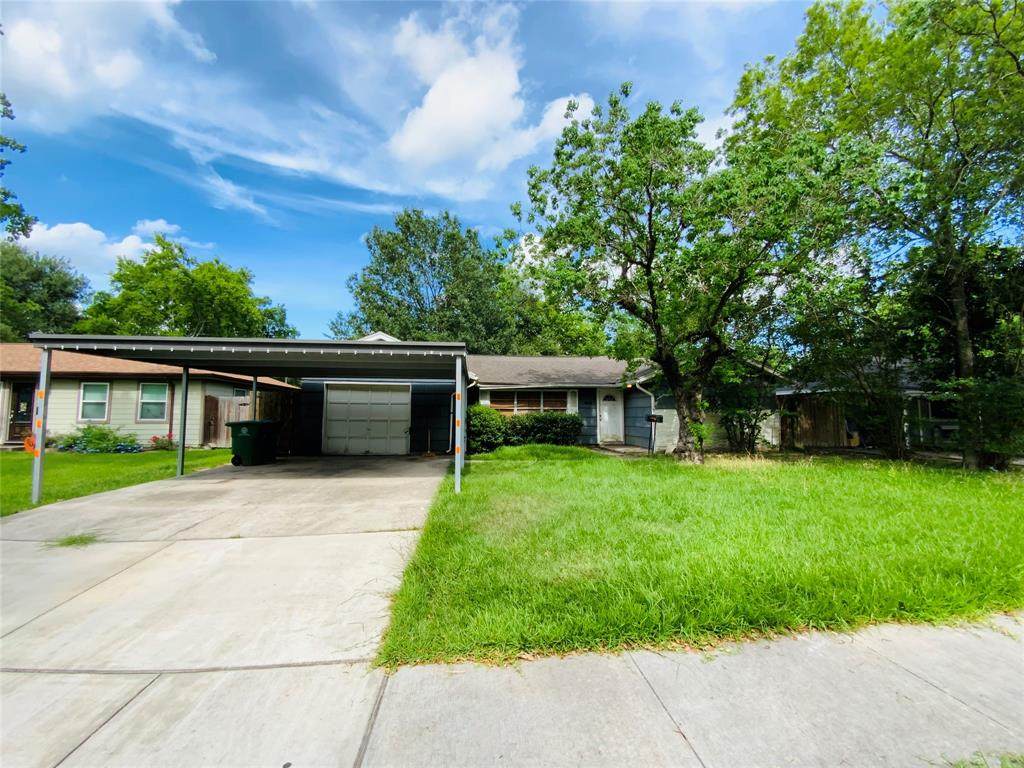1914 Lynnview Drive - Photo 1