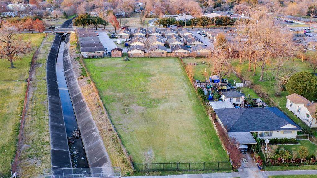 5521 Marcus Street - Photo 1