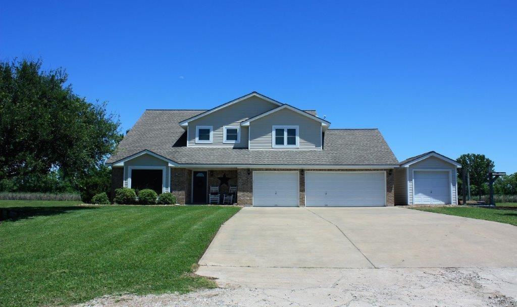 27 Shoreline Drive - Photo 1