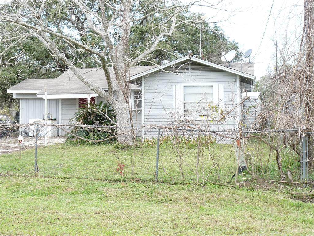 403 Treasure Drive - Photo 1