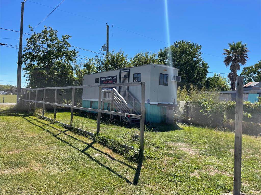 1017 Fm 517 - Photo 1