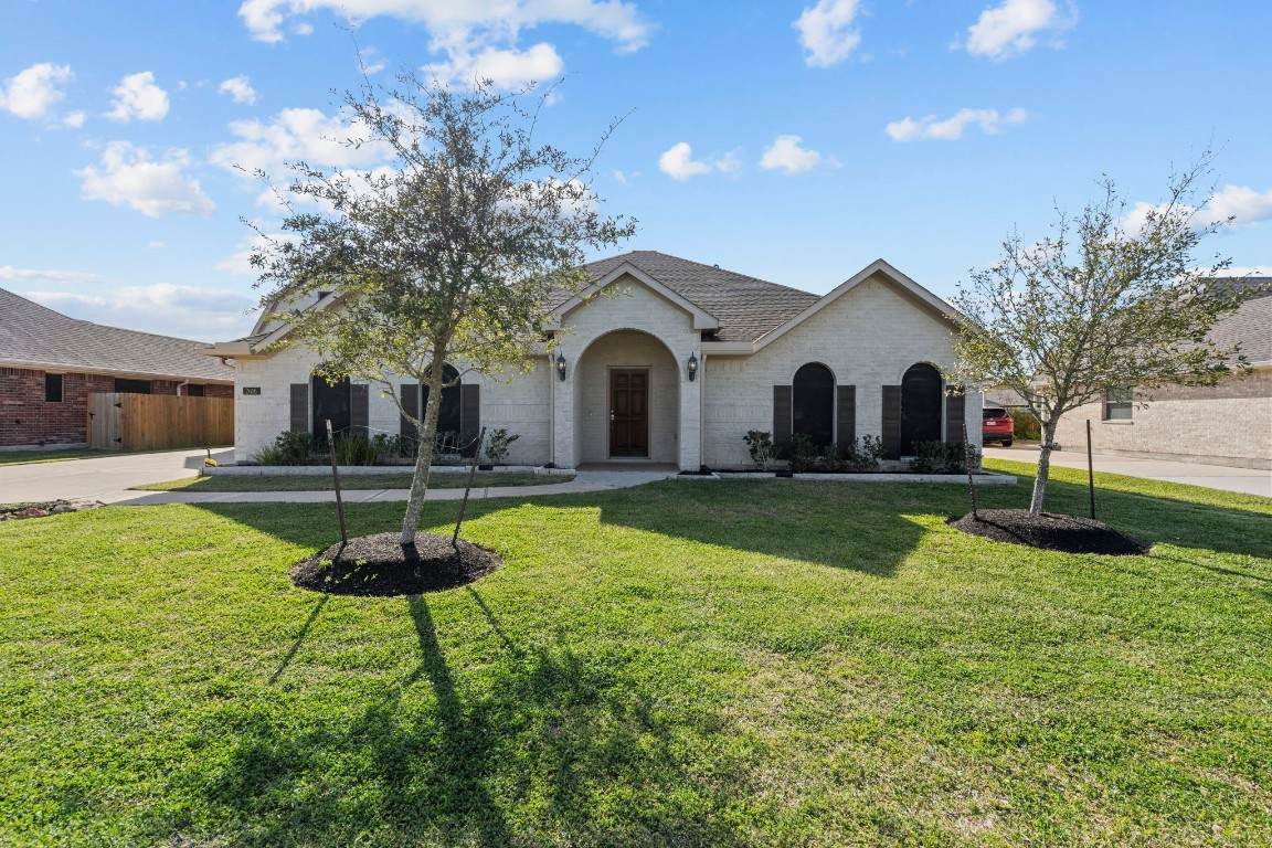 2616 Apache Street - Photo 1