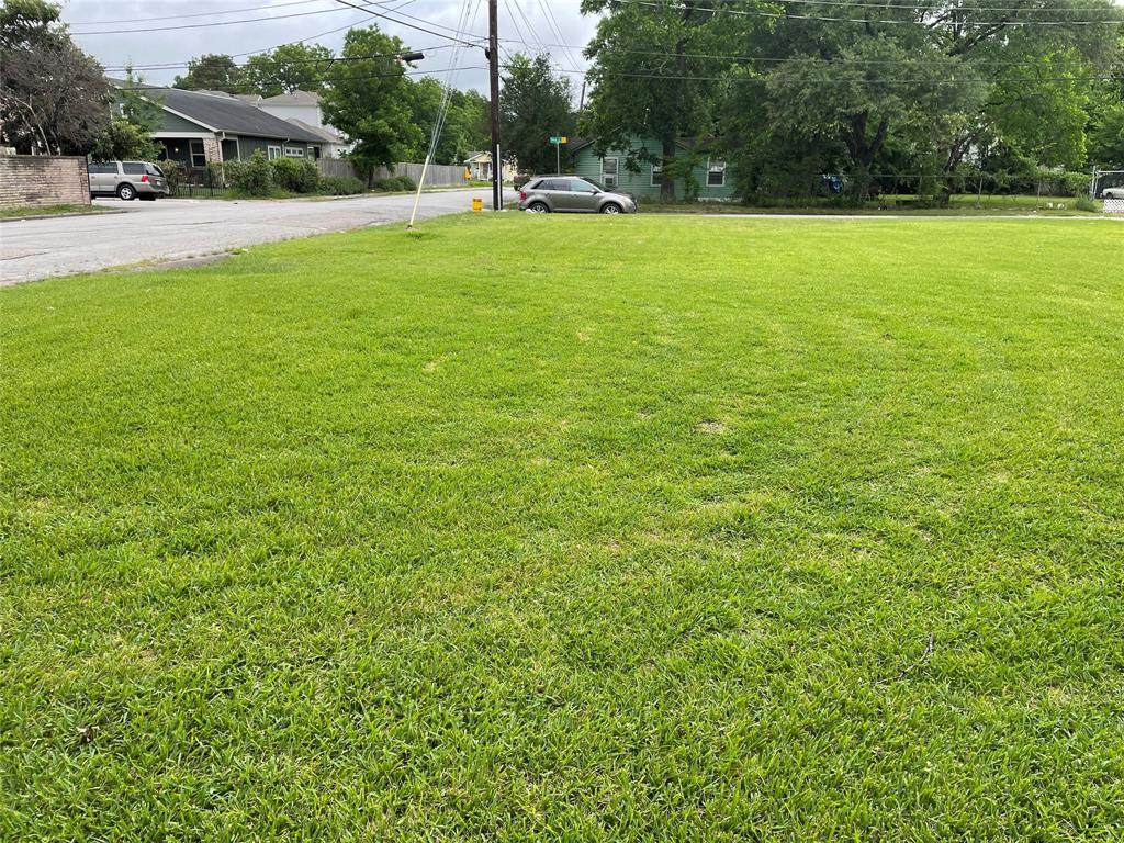 1201 35 Street - Photo 1