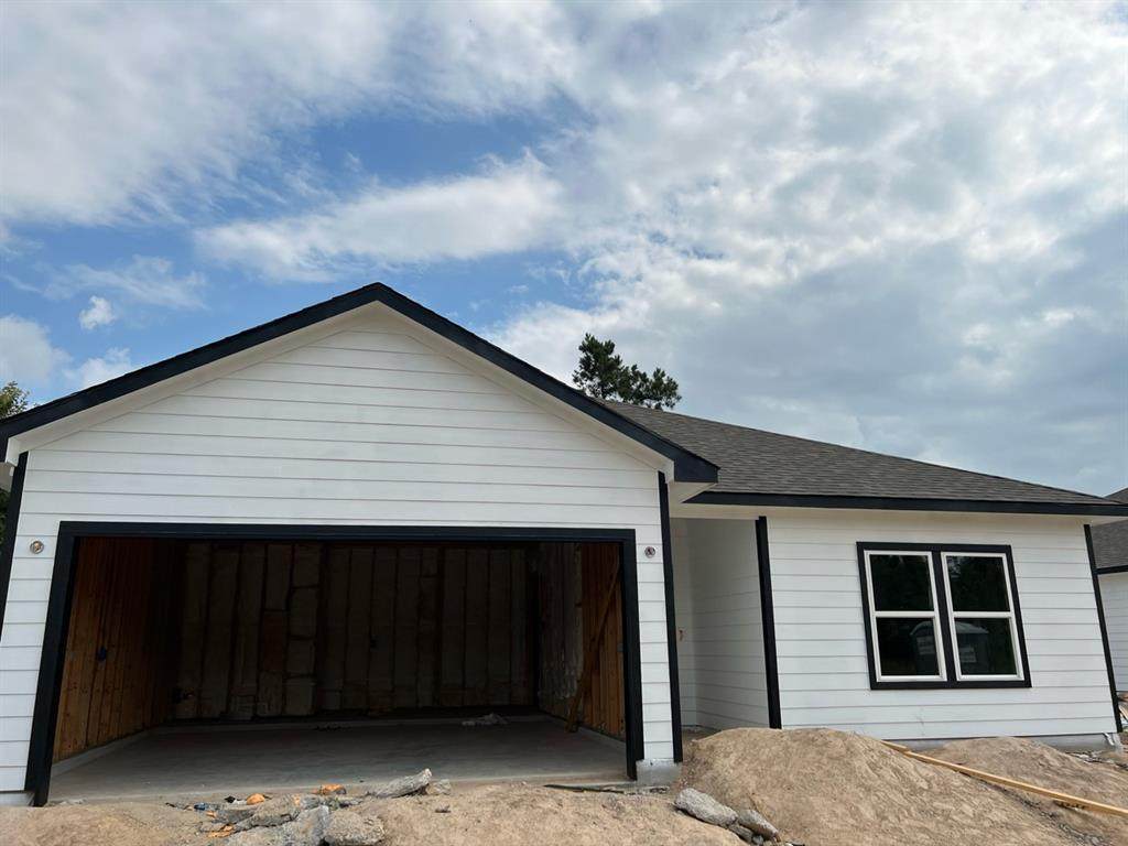1673 County Road 3556 - Photo 1