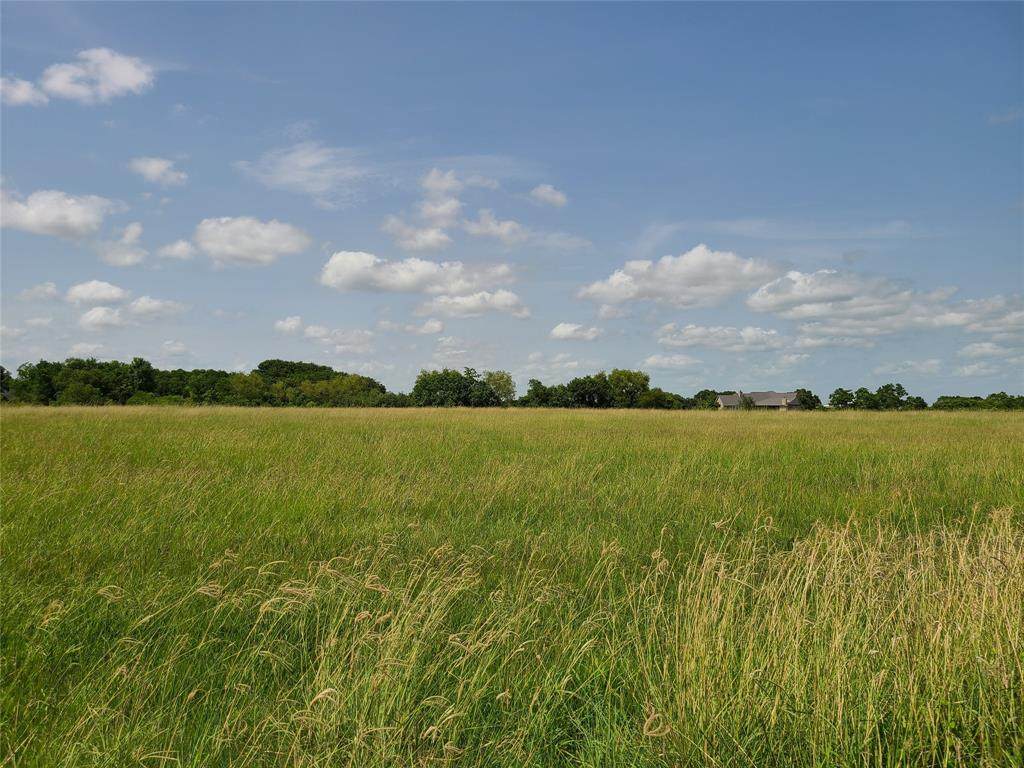 850 Chuckwagon Trail - Photo 1